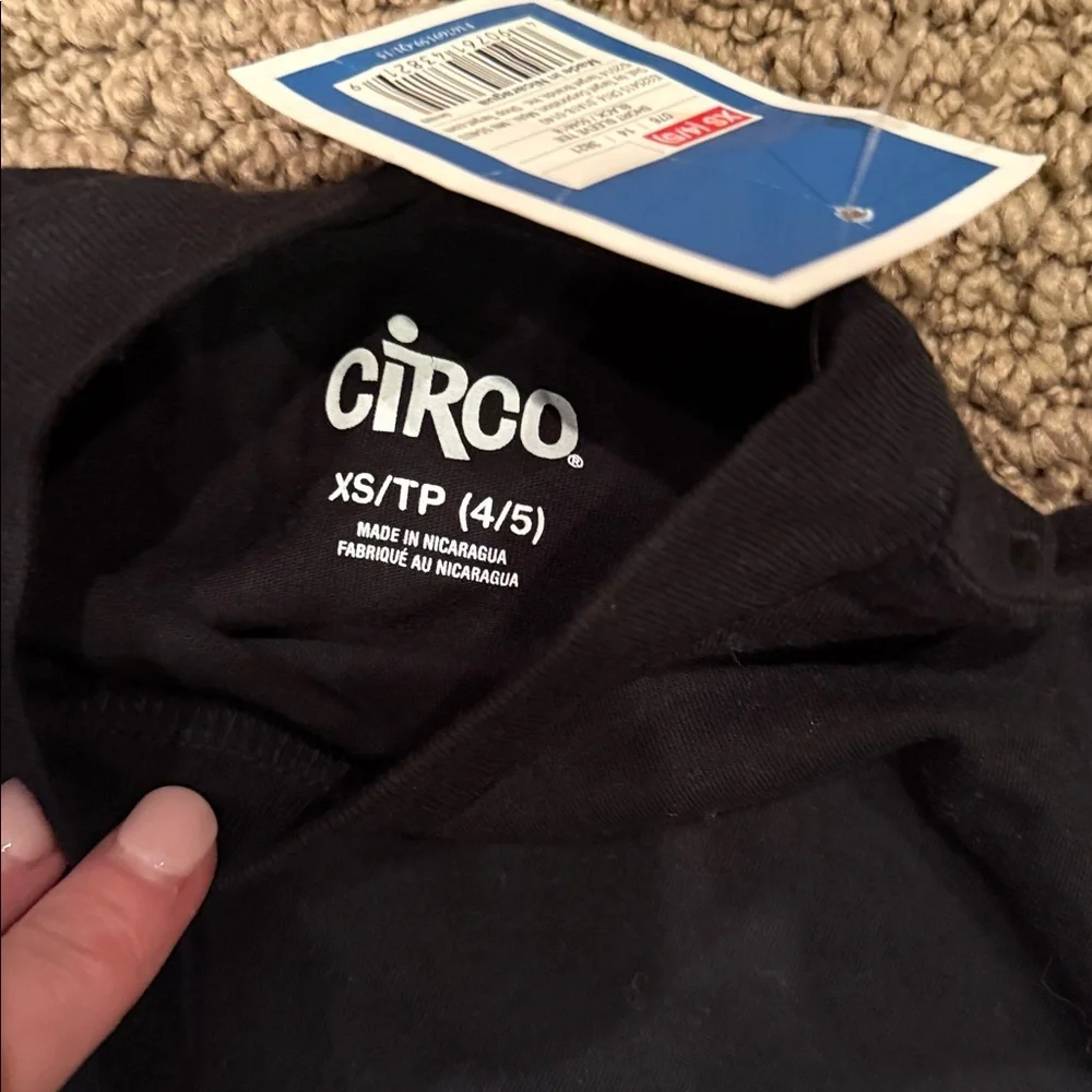 Gap boys and Circo bundle if 4 short sleeved tshirts XS (4-5) Star Wars & solids